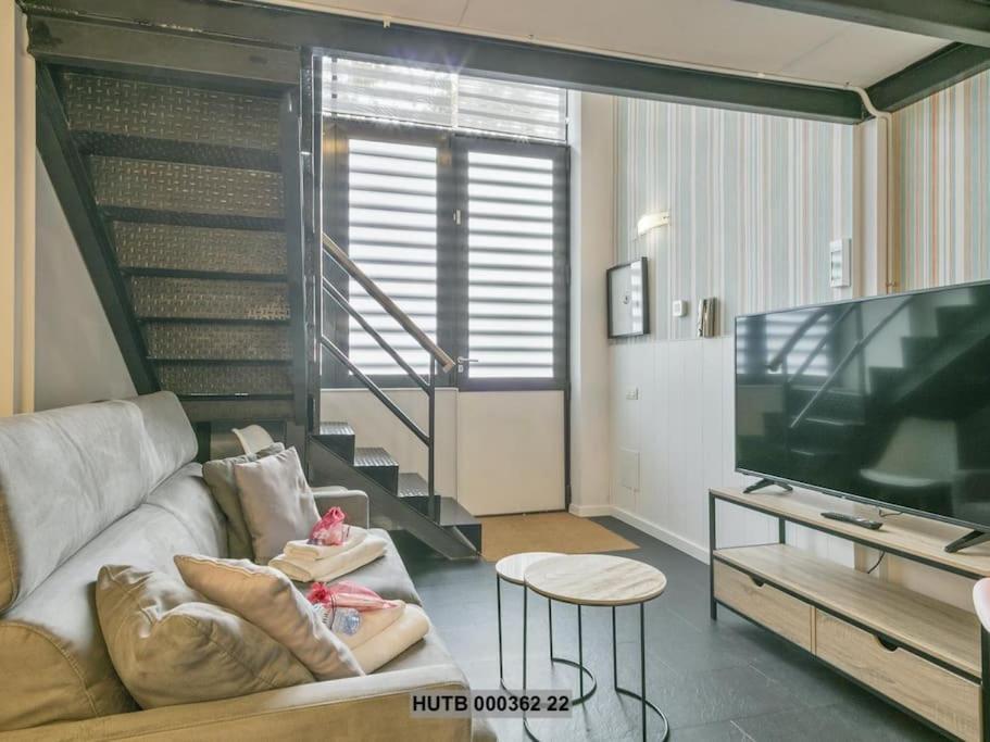 Apartament Alcam Futbol Pequeno Barcelona Zewnętrze zdjęcie
